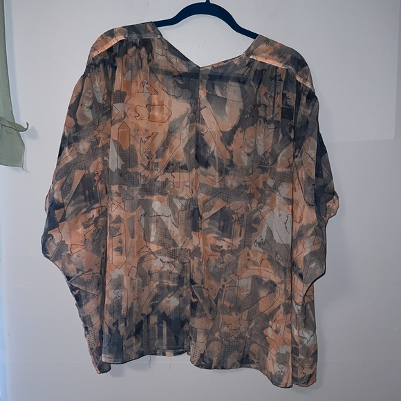 Cute! BGBGeneration Flowy Pink & Gray Abstract Print Top - Picture 9 of 13